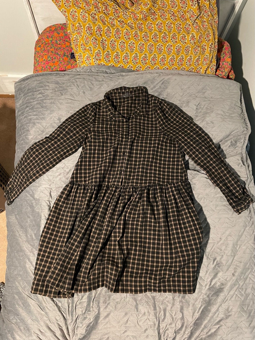 Plaid Long-Sleeve Drop-Waist Casual Dress - Black and Tan